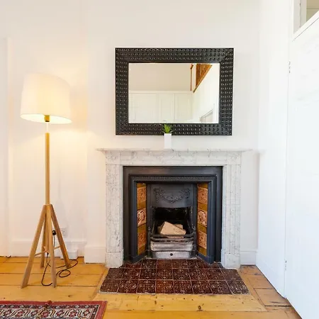 Elegant Period Clifton Balcony - Simplycheckin ブリストル