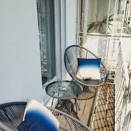 Elegant Period Clifton Balcony - Simplycheckin Apartament *