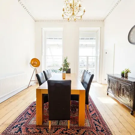 Apartment Elegant Period Clifton Balcony - Simplycheckin Bristol