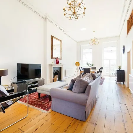 Elegant Period Clifton Balcony - Simplycheckin *