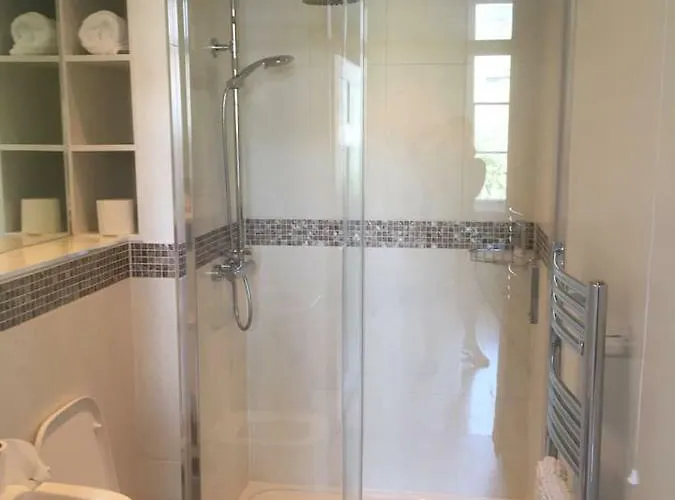 Elegant Period Clifton Balcony - Simplycheckin * Bristol